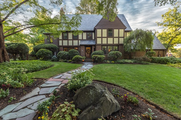 78 Larchmont Road Melrose, MA 02176 - Photo 1 of 27 Gallery Image 1