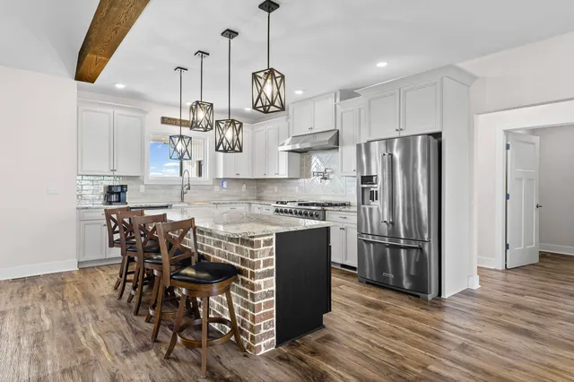 $1,200,000 | 720 Moore Hollow Road, Indian Mound, TN 37079