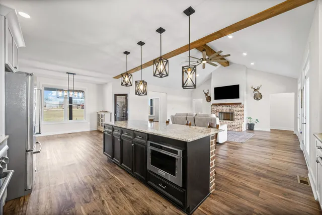 $1,200,000 | 720 Moore Hollow Road, Indian Mound, TN 37079