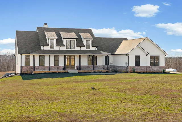 $1,200,000 | 720 Moore Hollow Road, Indian Mound, TN 37079