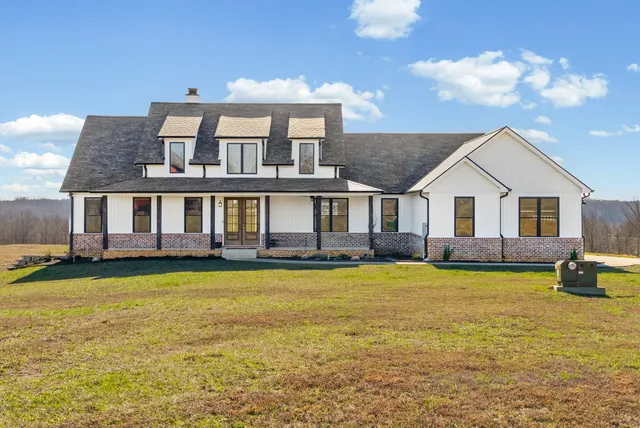 $1,200,000 | 720 Moore Hollow Road, Indian Mound, TN 37079