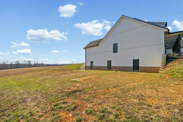 $1,200,000 | 720 Moore Hollow Road, Indian Mound, TN 37079