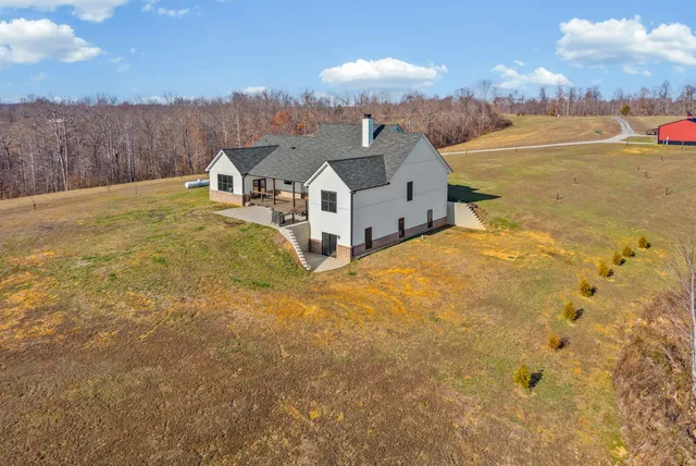 $1,200,000 | 720 Moore Hollow Road, Indian Mound, TN 37079