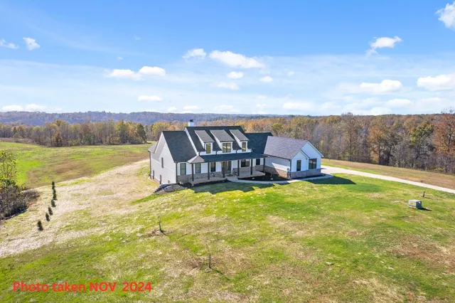 $1,200,000 | 720 Moore Hollow Road, Indian Mound, TN 37079