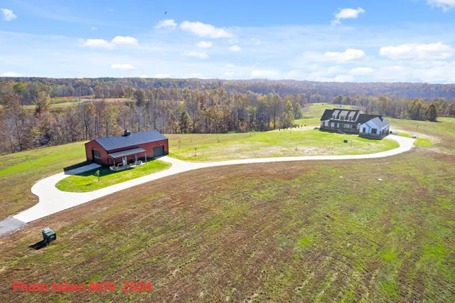 $1,200,000 | 720 Moore Hollow Road, Indian Mound, TN 37079