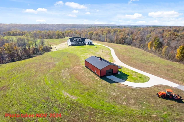 $1,200,000 | 720 Moore Hollow Road, Indian Mound, TN 37079