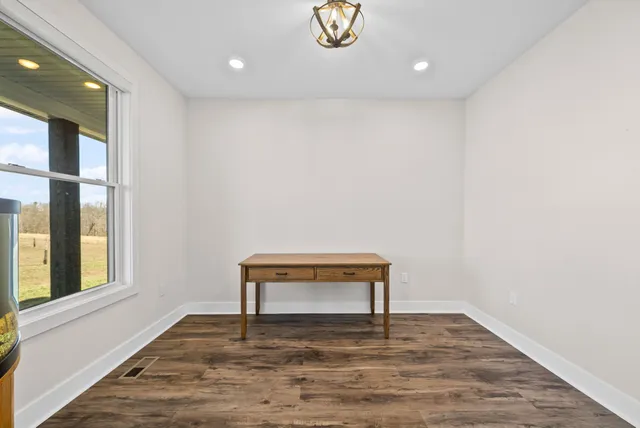 $1,200,000 | 720 Moore Hollow Road, Indian Mound, TN 37079