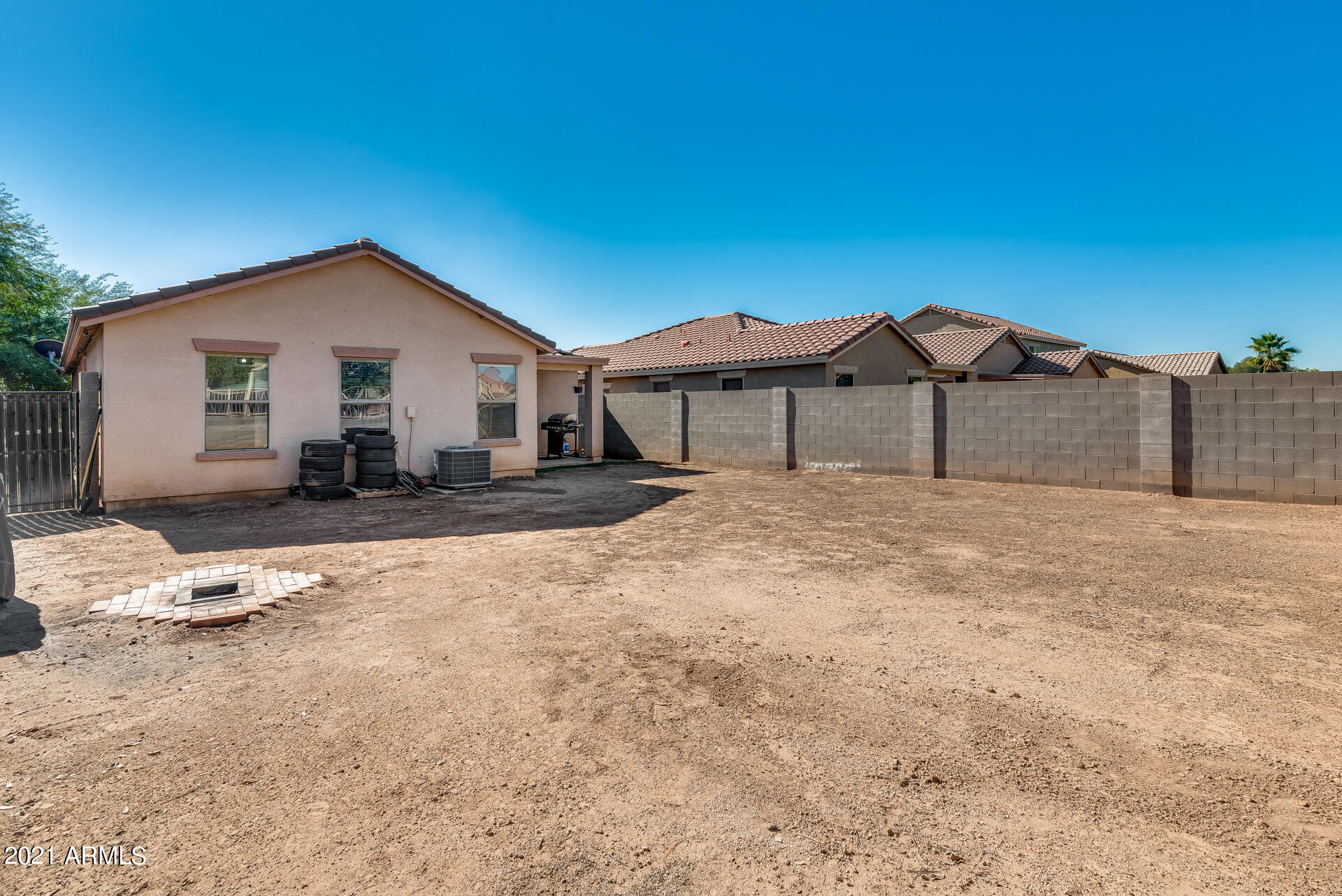 2524 West Romley Road Phoenix, AZ 85041 - Photo 25 of 26 Gallery Image 25