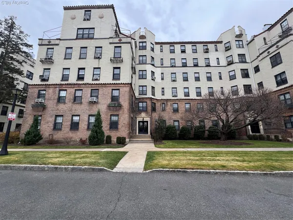 $189,000 | 1273 North Avenue, Unit 31G, New Rochelle, NY 10804