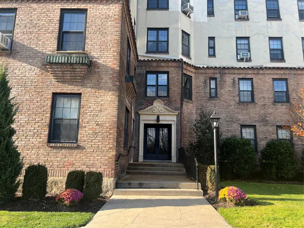 $189,000 | 1273 North Avenue, Unit 31G, New Rochelle, NY 10804