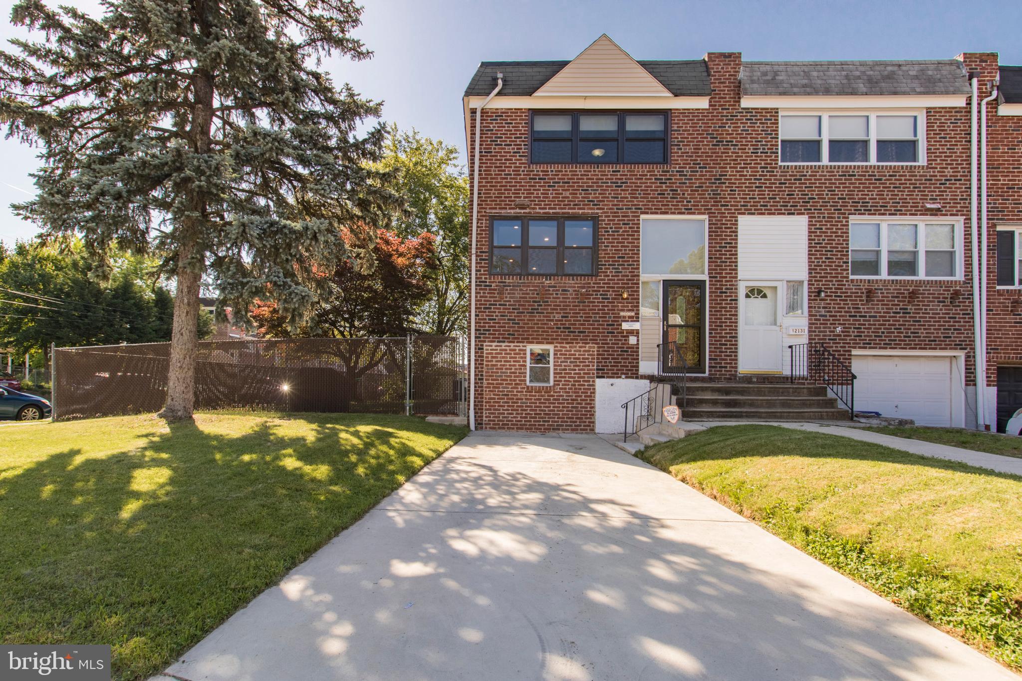 12133 Sweet Briar Road Philadelphia, PA 19154 - Photo 1 of 11