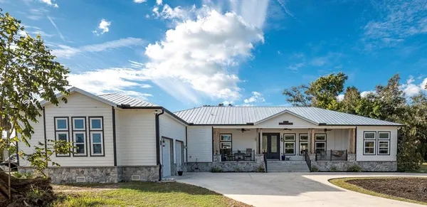 $997,500 | 1605 Center Road, Terra Ceia, FL 34250