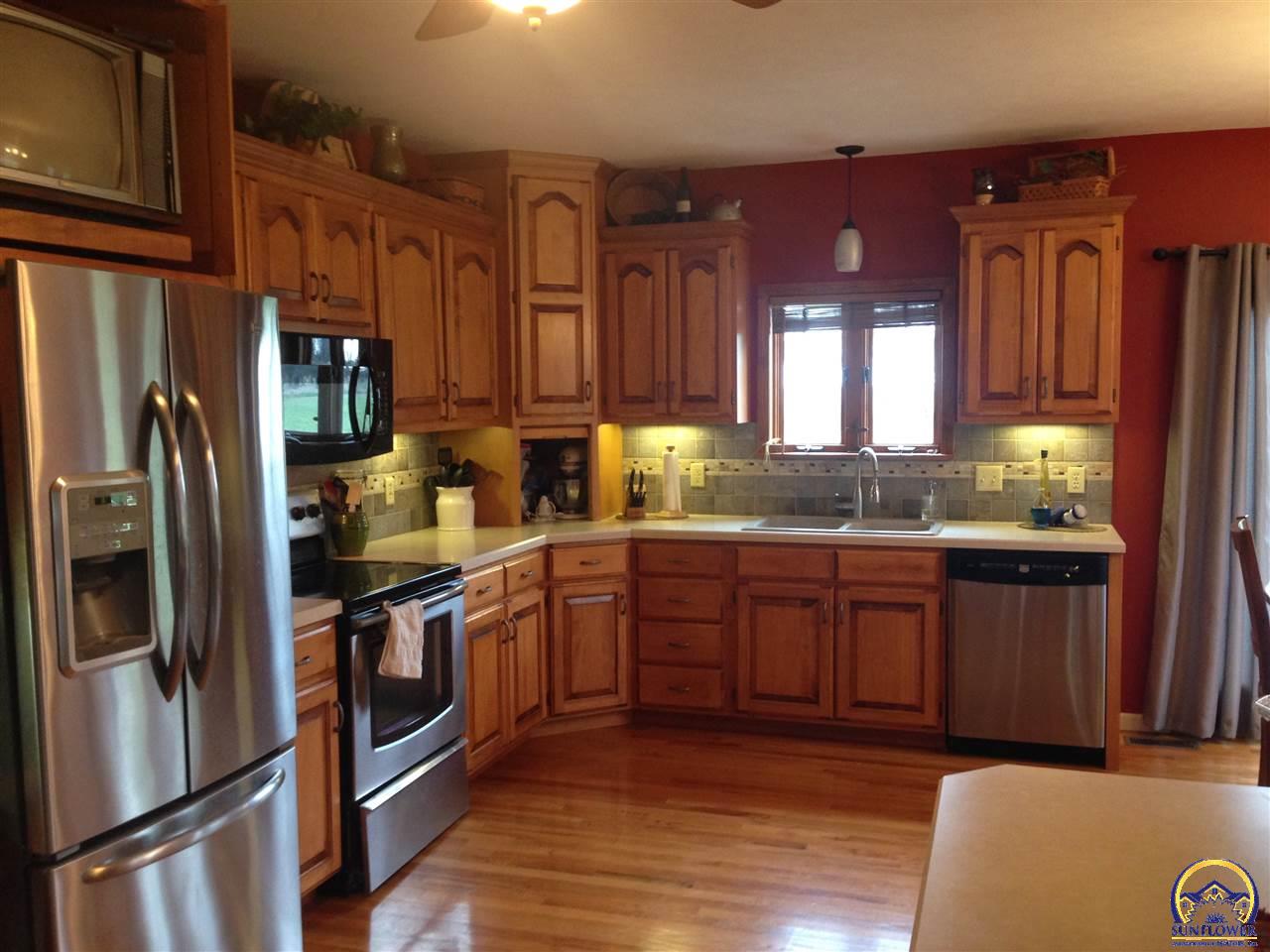 14839 254th Road Holton, KS 66436 - Photo 3 of 5 Gallery Image 3