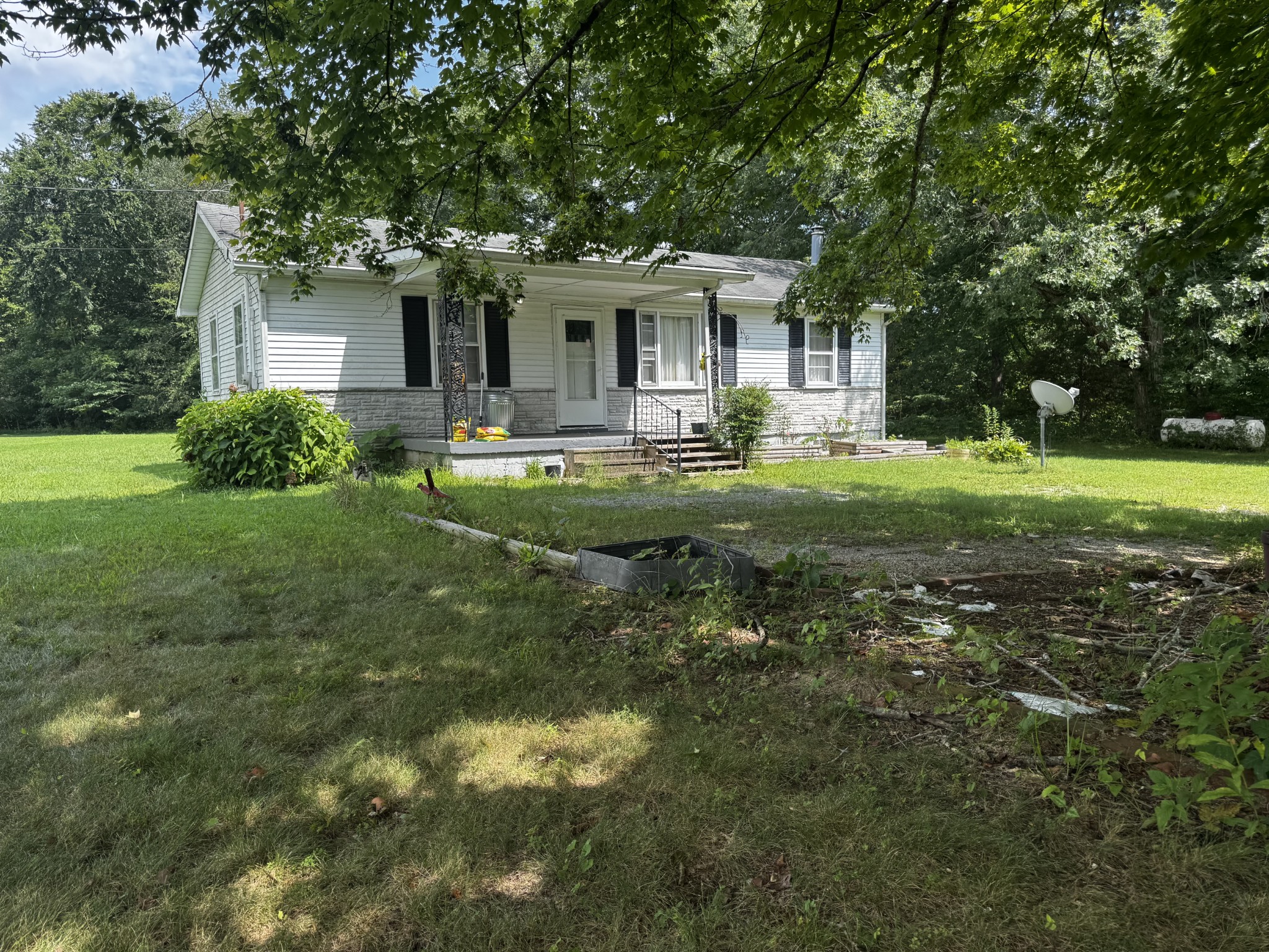 2095 Mosley Ferry Road Chapmansboro, TN 37035 - Photo 1 of 16 Gallery Image 1