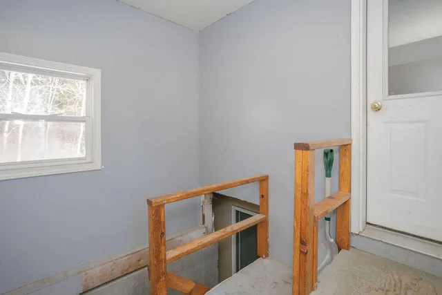 $329,900 | 127 Meadow Lane, Farmington, ME 04938