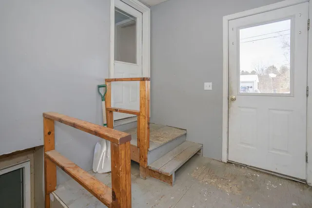 $329,900 | 127 Meadow Lane, Farmington, ME 04938