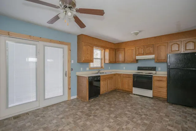 $329,900 | 127 Meadow Lane, Farmington, ME 04938