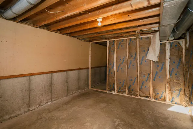 $329,900 | 127 Meadow Lane, Farmington, ME 04938