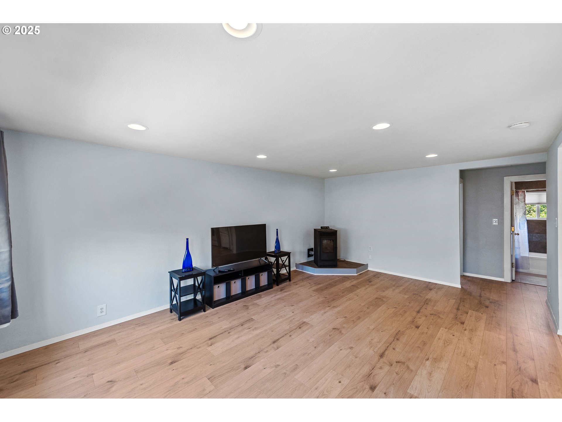 1023 18th Street Myrtle Point, OR 97458 - Photo 3 of 28 Gallery Image 3