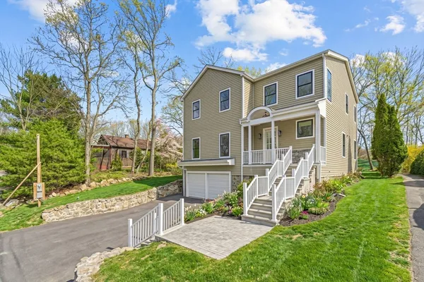 $1,698,998 | 16 Hillside Park, Melrose, MA 02176