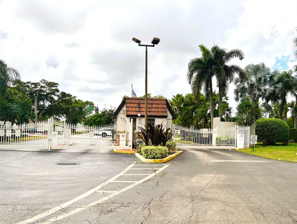 $1,950 | 3940 Inverrary Boulevard, Unit 701A, Lauderhill, FL 33319