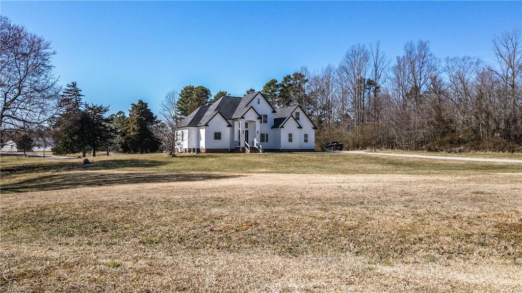 5856 Drake Road Greensboro, NC 27406 - Photo 3 of 50 Gallery Image 3