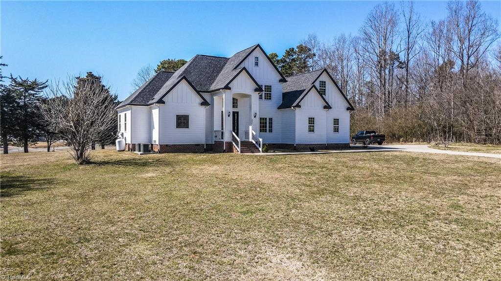 5856 Drake Road Greensboro, NC 27406 - Photo 4 of 50 Gallery Image 4
