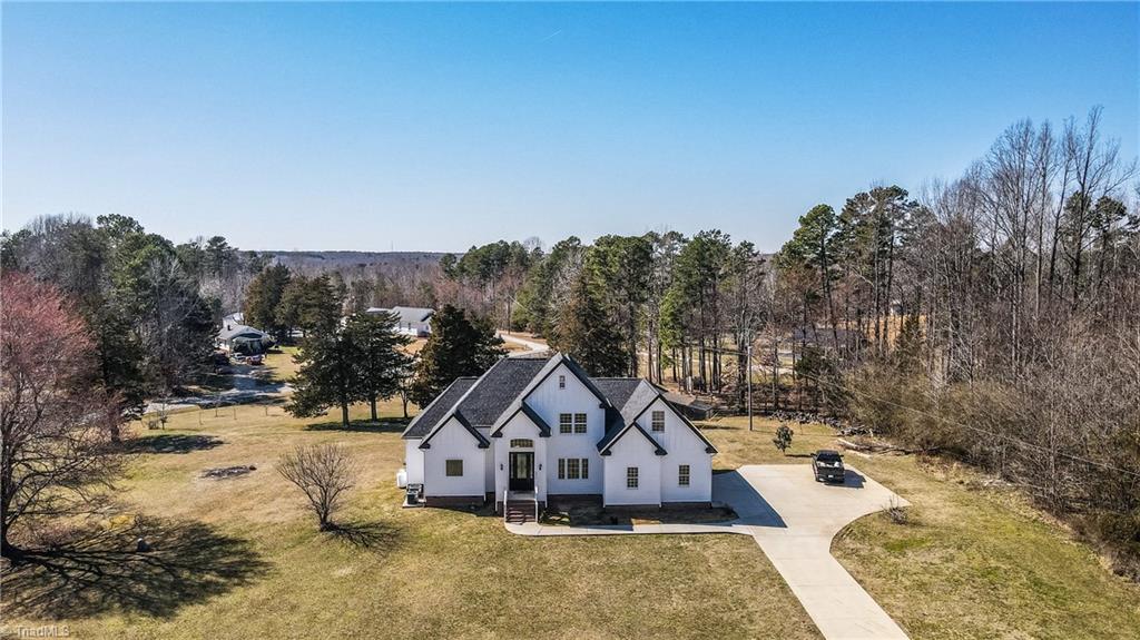 5856 Drake Road Greensboro, NC 27406 - Photo 5 of 50 Gallery Image 5