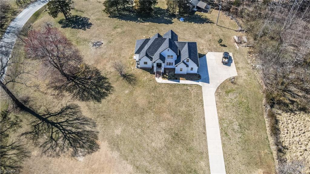 5856 Drake Road Greensboro, NC 27406 - Photo 6 of 50 Gallery Image 6