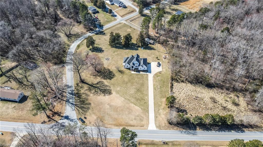 5856 Drake Road Greensboro, NC 27406 - Photo 7 of 50 Gallery Image 7