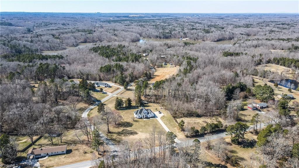 5856 Drake Road Greensboro, NC 27406 - Photo 8 of 50 Gallery Image 8