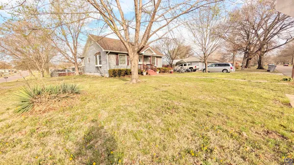 $159,900 | 901 Woodland Street, Emporia, KS 66801