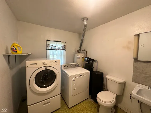 $184,900 | 1069 West Railroad Street, Fountaintown, IN 46130