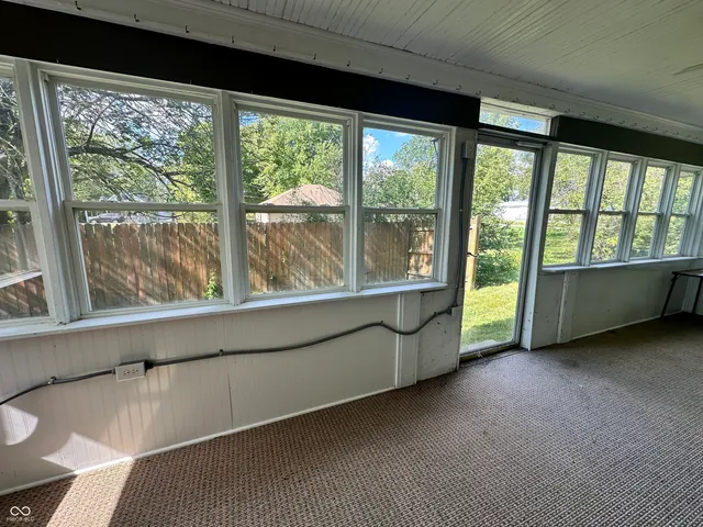 $184,900 | 1069 West Railroad Street, Fountaintown, IN 46130