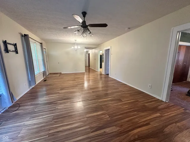 $184,900 | 1069 West Railroad Street, Fountaintown, IN 46130