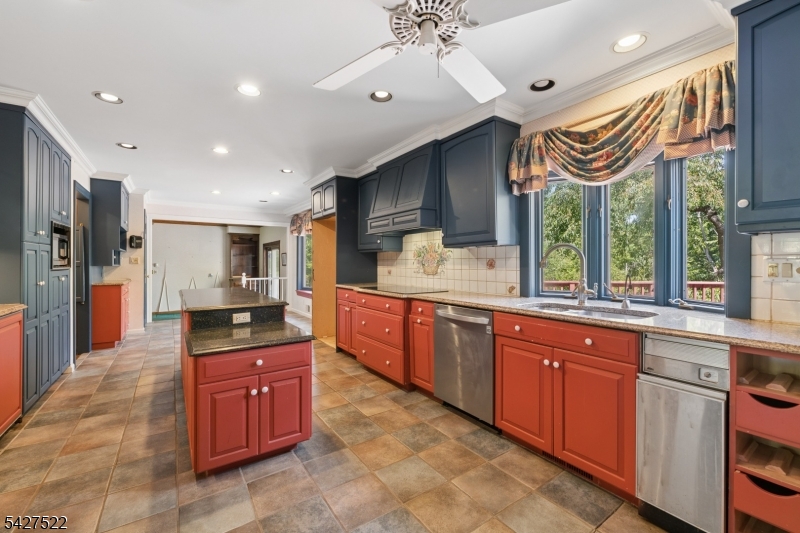 7 Horseshoe Road Whitehouse Station, NJ 08889 - Photo 12 of 47