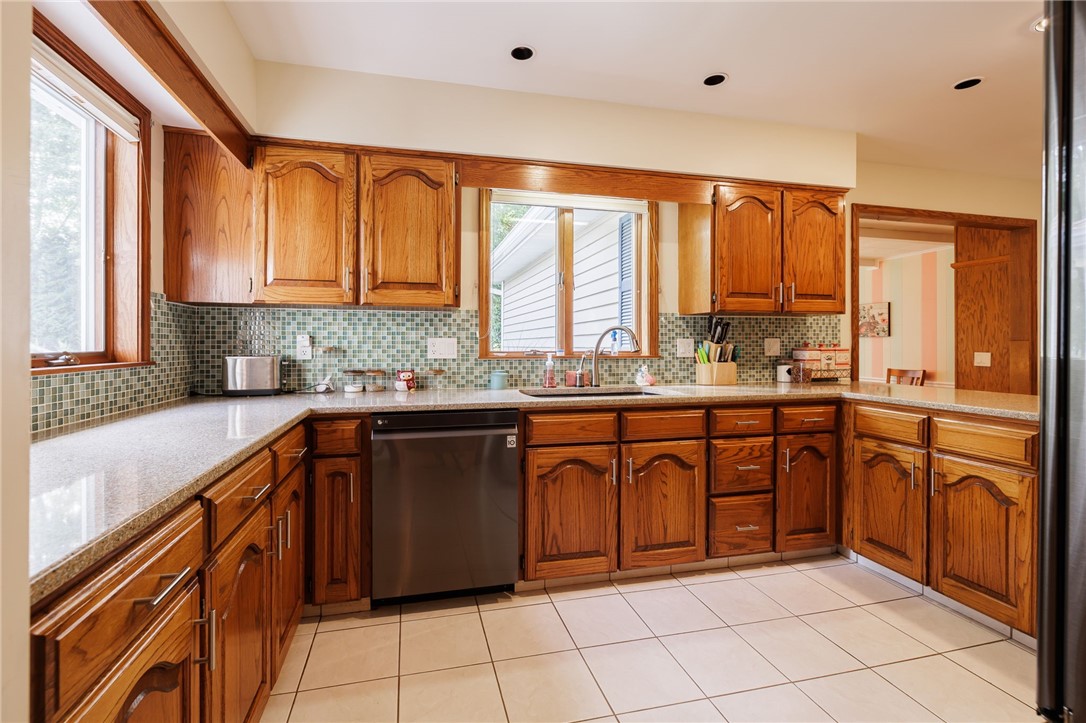 132 Lincoln Road Arcadia, NY 14513 - Photo 7 of 37