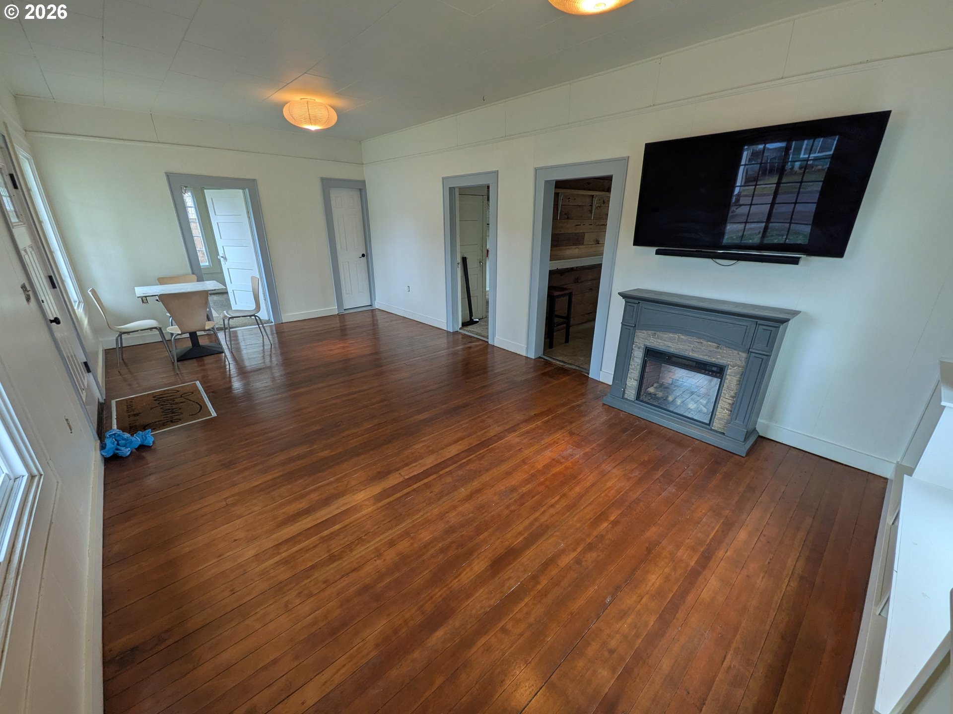 1327 Ash Avenue Cottage Grove, OR 97424 - Photo 3 of 15