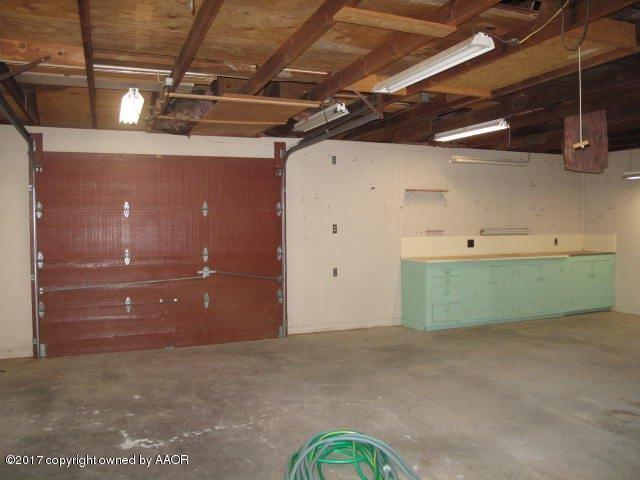 5108 Royce Drive Amarillo, TX 79110 - Photo 15 of 25 054