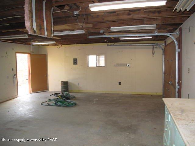 5108 Royce Drive Amarillo, TX 79110 - Photo 18 of 25 057