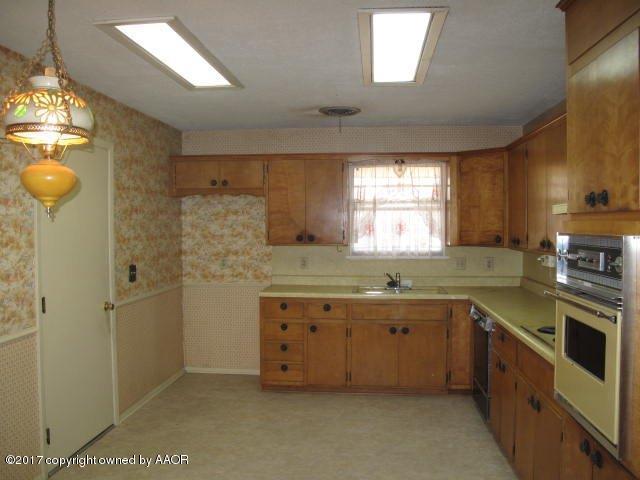 5108 Royce Drive Amarillo, TX 79110 - Photo 6 of 25 041