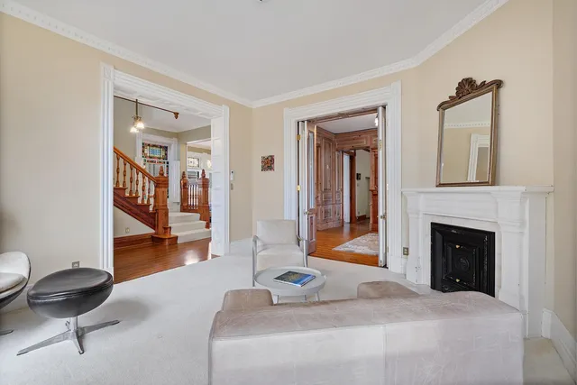 $899,900 | 422 Laurel Avenue, St. Paul, MN 55102