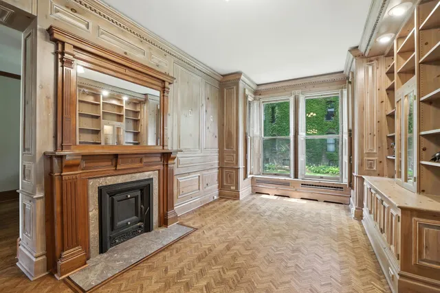 $899,900 | 422 Laurel Avenue, St. Paul, MN 55102