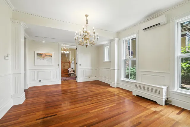 $899,900 | 422 Laurel Avenue, St. Paul, MN 55102