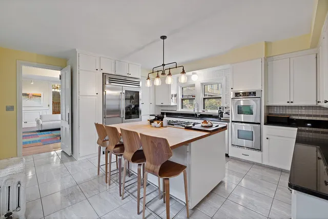 $899,900 | 422 Laurel Avenue, St. Paul, MN 55102