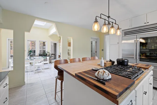 $899,900 | 422 Laurel Avenue, St. Paul, MN 55102