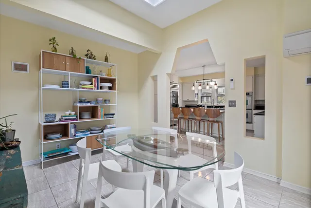 $899,900 | 422 Laurel Avenue, St. Paul, MN 55102