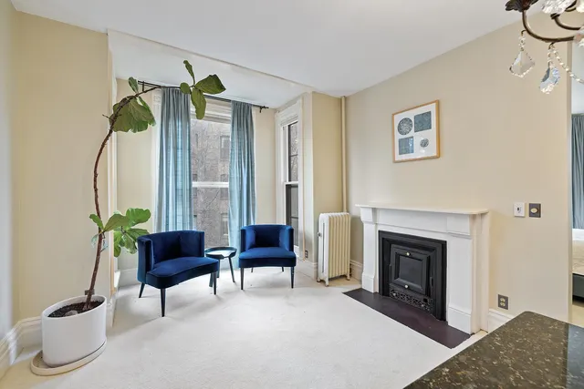 $899,900 | 422 Laurel Avenue, St. Paul, MN 55102