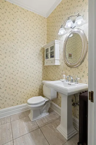 $899,900 | 422 Laurel Avenue, St. Paul, MN 55102