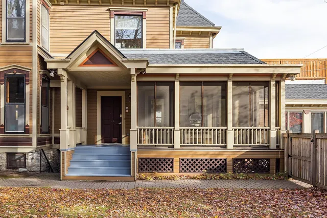 $899,900 | 422 Laurel Avenue, St. Paul, MN 55102